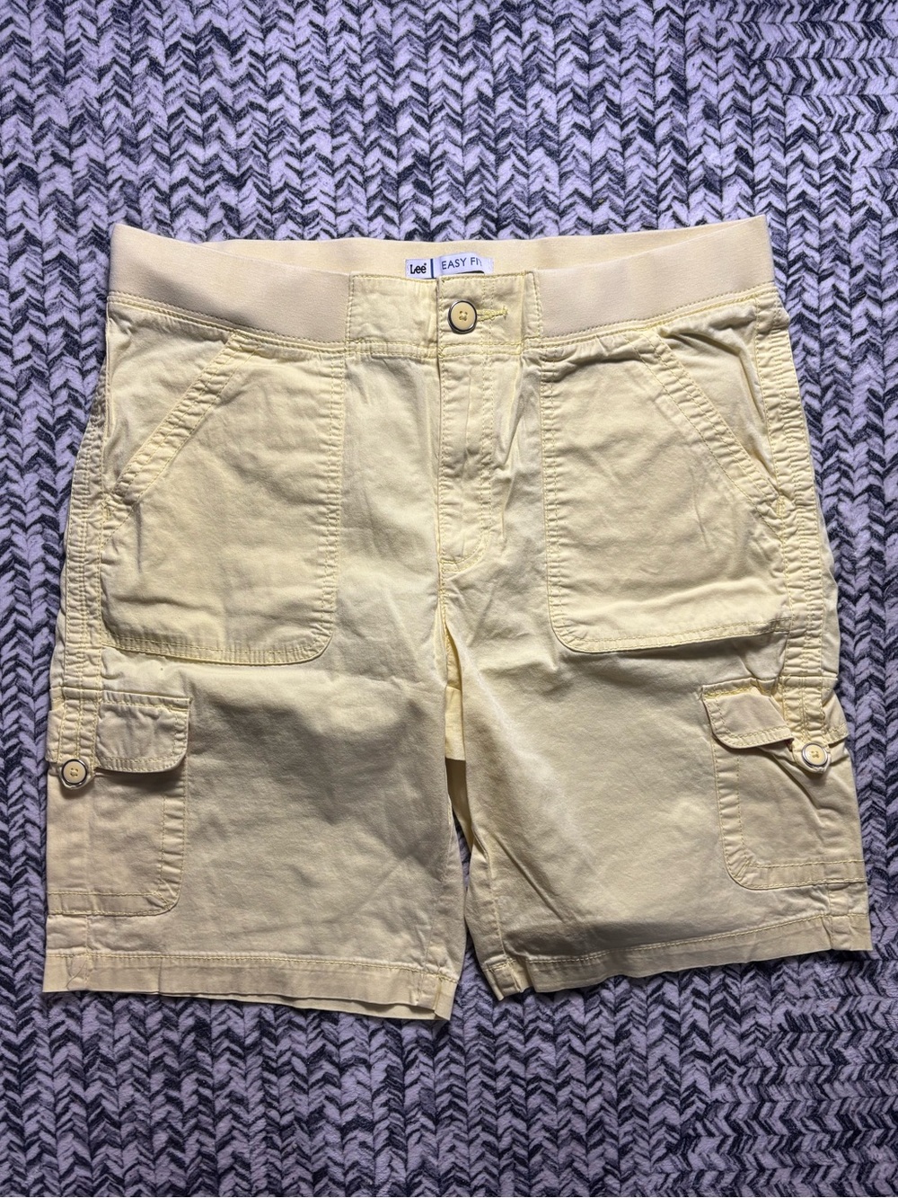 Lee Butter Yellow Stretchy Relaxed Bermuda Cargo Shorts Size Large 14
